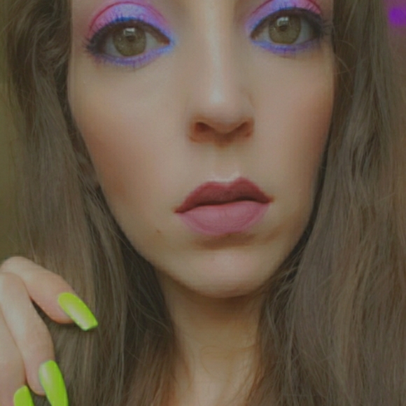 Meet your Posher, Anna - Picture 3 of 3